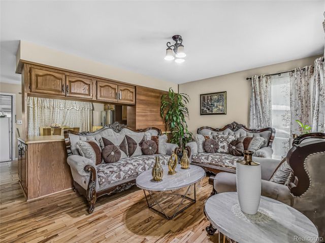 2071 Koper Drive, Sterling Heights, MI 48310