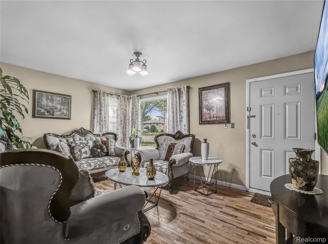 2071 Koper Drive, Sterling Heights, MI 48310