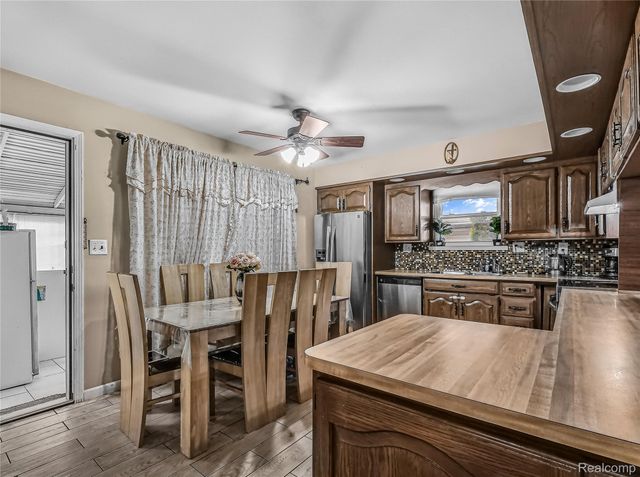 2071 Koper Drive, Sterling Heights, MI 48310