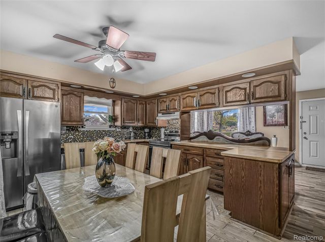 2071 Koper Drive, Sterling Heights, MI 48310