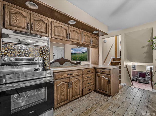 2071 Koper Drive, Sterling Heights, MI 48310