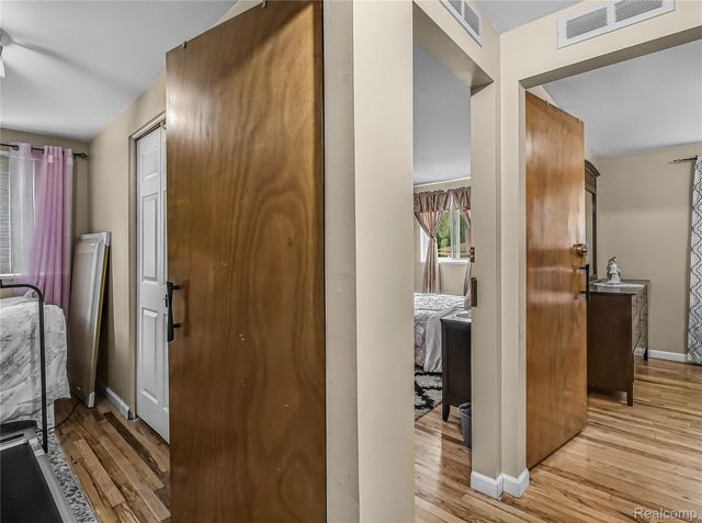 2071 Koper Drive, Sterling Heights, MI 48310