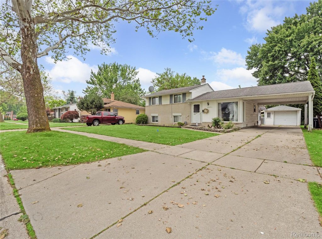 2071 Koper Drive, Sterling Heights, MI 48310