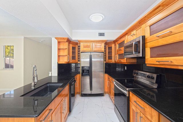 2400 Centergate Dr 202, Miramar, FL 33025