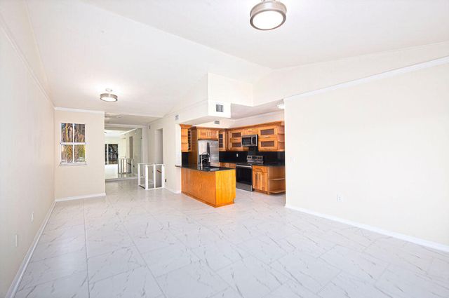 2400 Centergate Dr 202, Miramar, FL 33025