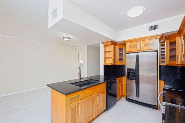 2400 Centergate Dr 202, Miramar, FL 33025