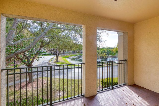 2400 Centergate Dr 202, Miramar, FL 33025