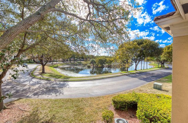 2400 Centergate Dr 202, Miramar, FL 33025