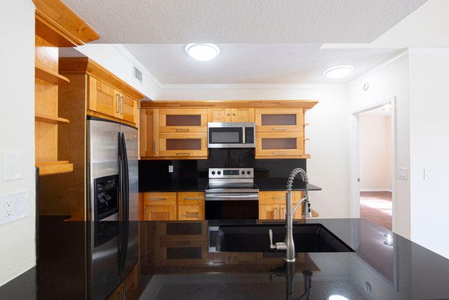 2400 Centergate Dr 202, Miramar, FL 33025