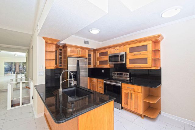 2400 Centergate Dr 202, Miramar, FL 33025