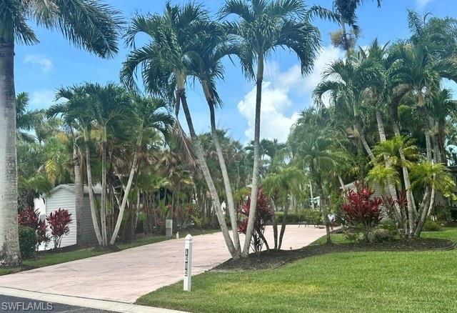 1404 Pearl Lake PT, Naples, FL 34114
