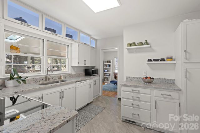 1223 Oakland Street, Hendersonville, NC 28792