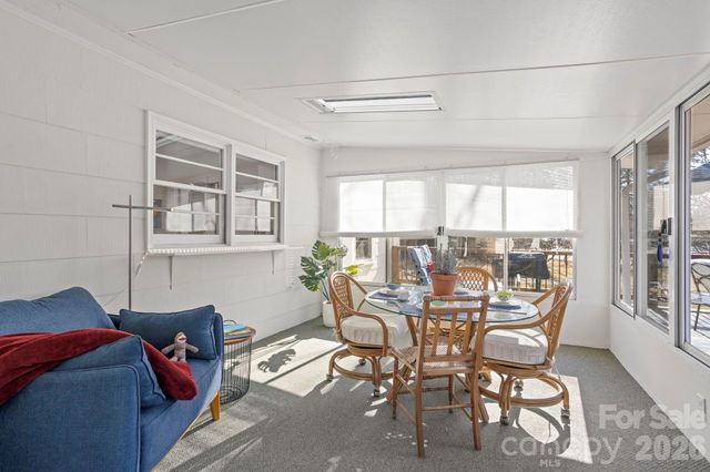 1223 Oakland Street, Hendersonville, NC 28792