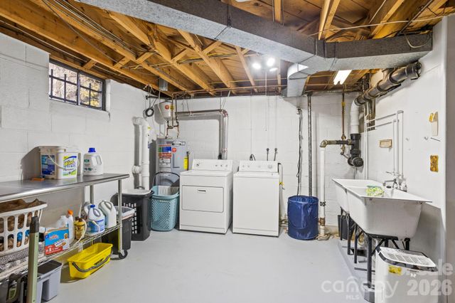 1223 Oakland Street, Hendersonville, NC 28792