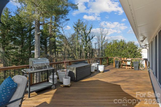 1223 Oakland Street, Hendersonville, NC 28792