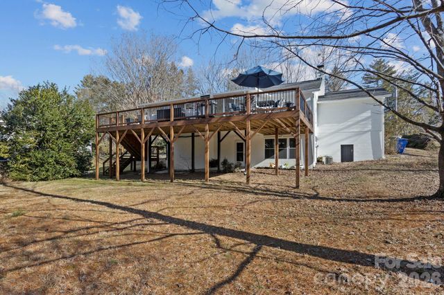 1223 Oakland Street, Hendersonville, NC 28792