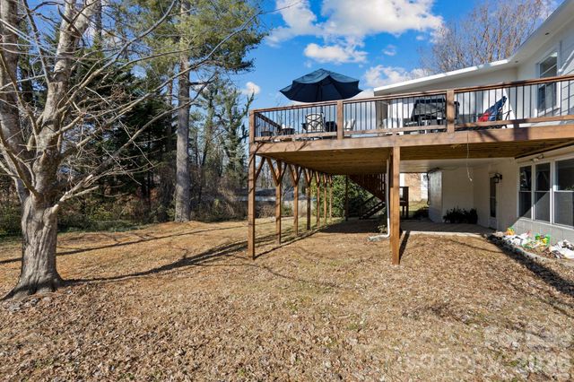 1223 Oakland Street, Hendersonville, NC 28792