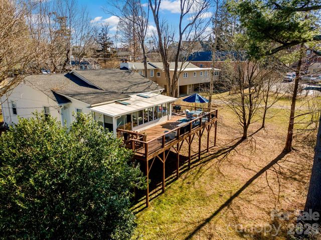 1223 Oakland Street, Hendersonville, NC 28792