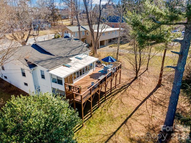 1223 Oakland Street, Hendersonville, NC 28792