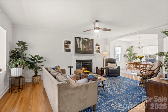 1223 Oakland Street, Hendersonville, NC 28792