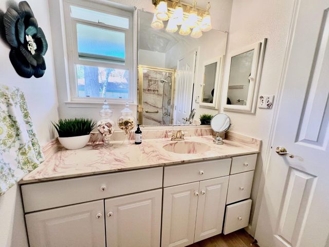 712 Roundtree Ct, Sacramento, CA 95831