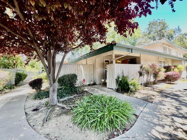 712 Roundtree Ct, Sacramento, CA 95831