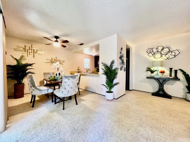 712 Roundtree Ct, Sacramento, CA 95831