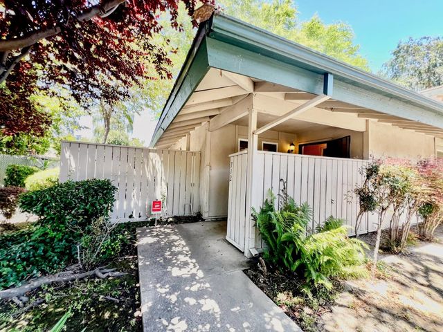 712 Roundtree Ct, Sacramento, CA 95831