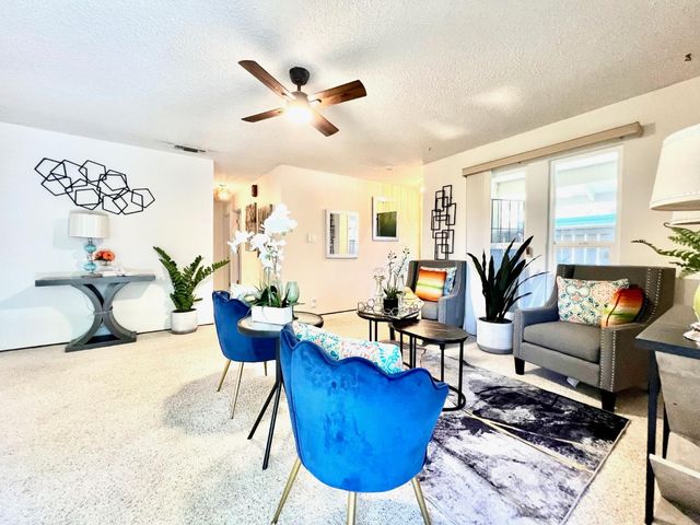 712 Roundtree Ct, Sacramento, CA 95831