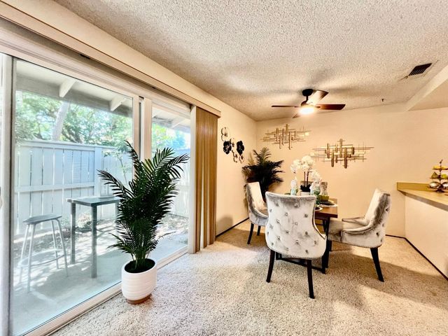 712 Roundtree Ct, Sacramento, CA 95831