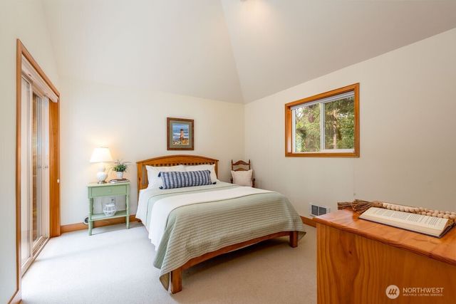 26 Sound Place, Hat Island, WA 98206
