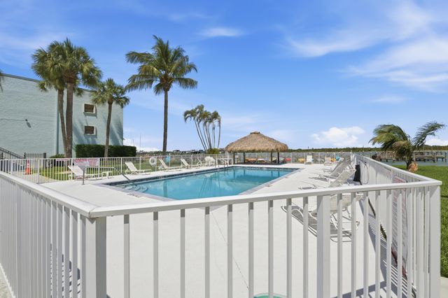 1300 Seaway Drive C7, Fort Pierce, FL 34949