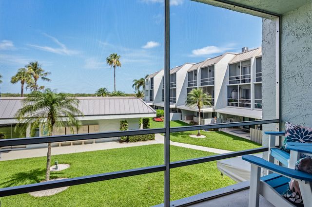 1300 Seaway Drive C7, Fort Pierce, FL 34949