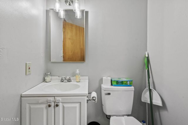 13 Weathercrest Drive, Scotia, NY 12302