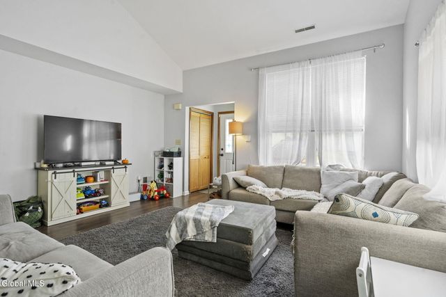 13 Weathercrest Drive, Scotia, NY 12302