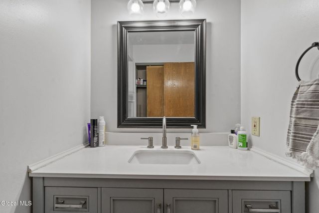 13 Weathercrest Drive, Scotia, NY 12302