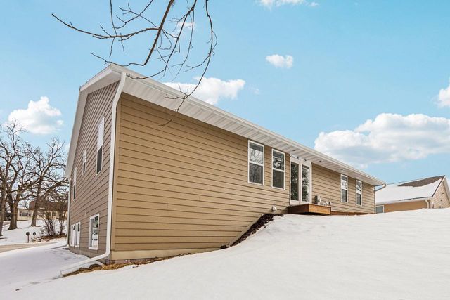 8106 Monroe STREET, Burlington, WI 53105