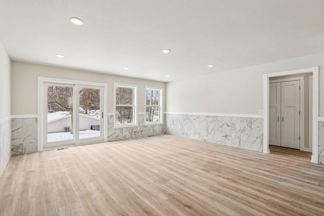 8106 Monroe STREET, Burlington, WI 53105