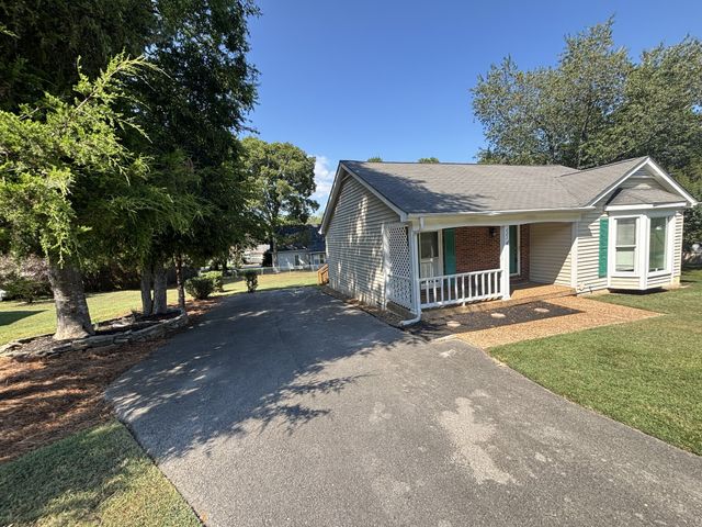 221 Bass Dr, Mount Juliet, TN 37122