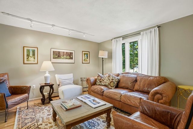 5 Diane Dr, Medway, MA 02053
