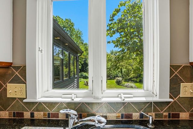 5 Diane Dr, Medway, MA 02053