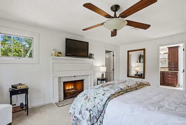 5 Diane Dr, Medway, MA 02053