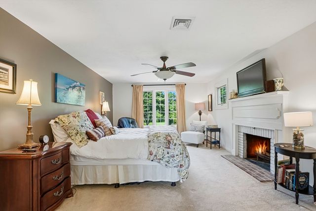 5 Diane Dr, Medway, MA 02053