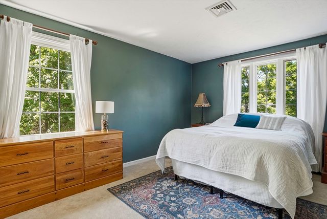5 Diane Dr, Medway, MA 02053