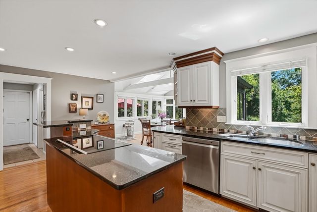 5 Diane Dr, Medway, MA 02053