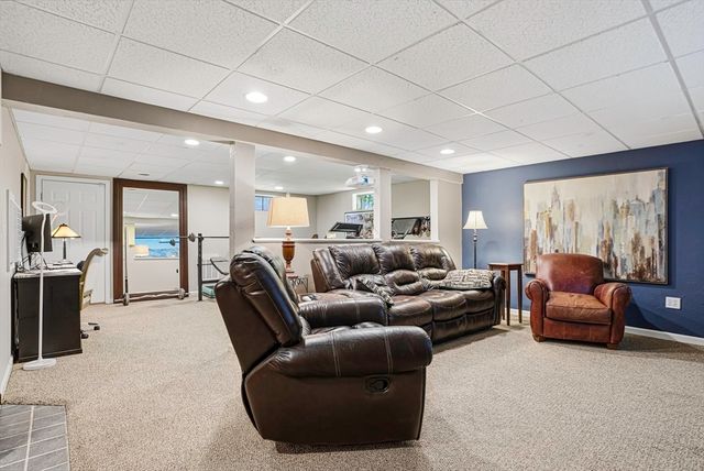 5 Diane Dr, Medway, MA 02053