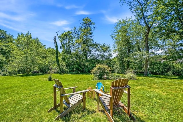 5 Diane Dr, Medway, MA 02053