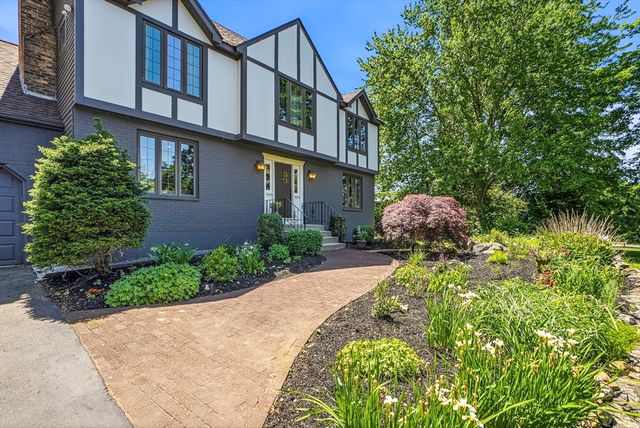 5 Diane Dr, Medway, MA 02053