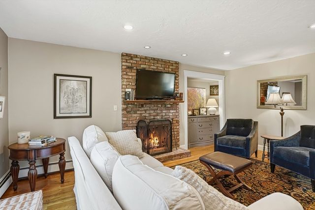 5 Diane Dr, Medway, MA 02053