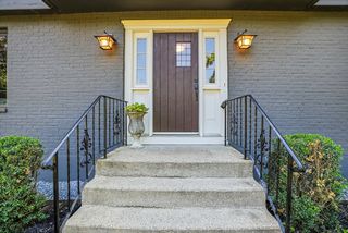 5 Diane Dr, Medway, MA 02053